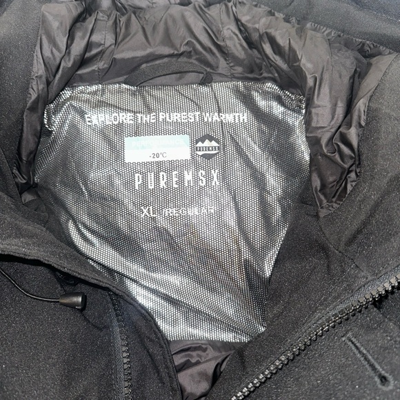 Black Ski & Snowboard Jacket with Insulation and Extreme Weather Resistance - Picture 2 of 14